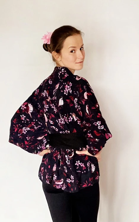 slowiki czarne kimono.jpg