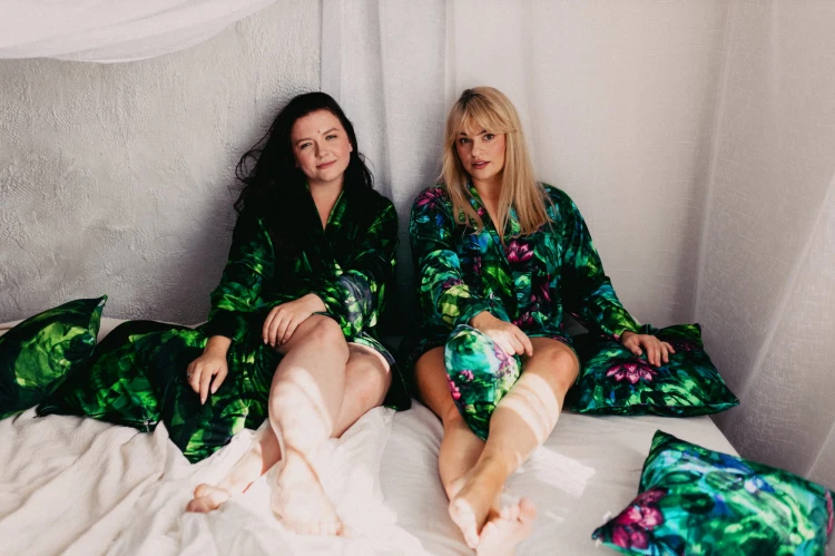nawrotanka zielone printy jeziora kimono i poduszki.jpg