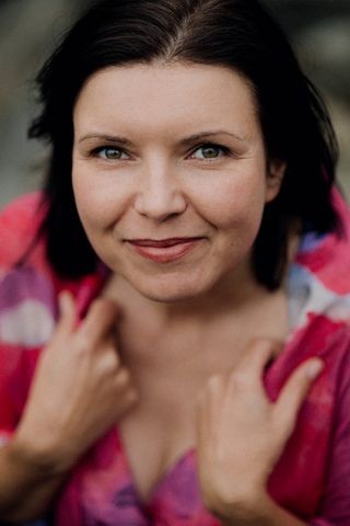 NAWROTANKA rozowe chmury kimono aksamitne fot bellove.jpg