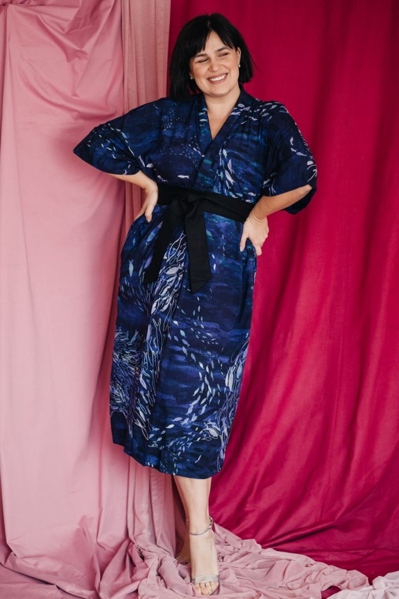 nawrotanka kimono granatowe autorski print rybki w oceanie.jpg