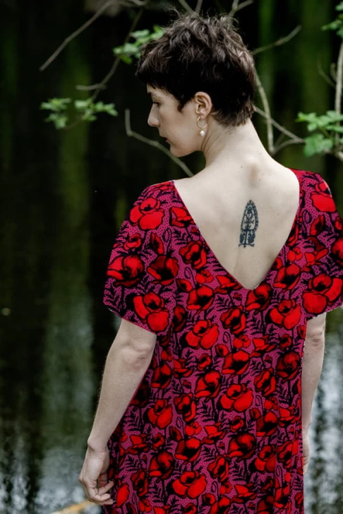 NAWROTANKA bluza rozowa w maki z wiskozy.jpg