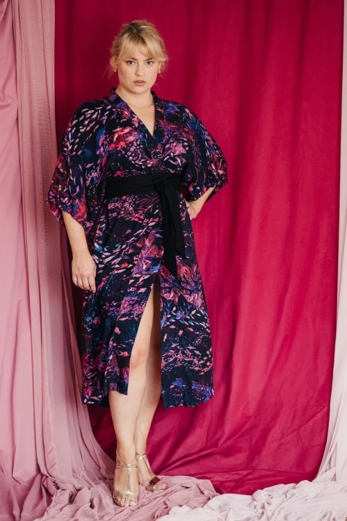 NAWROTANKA wiskozowe kimono sukienka kopertowa w różową rafę koralowa.jpg