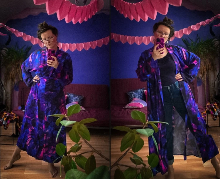 nawrotanka nowy print zorza poalrna aurora rozow - niebieska abstarcja wzor malowany recznie sukienka kopertowa kimono szlafrok zestawienie.jpg