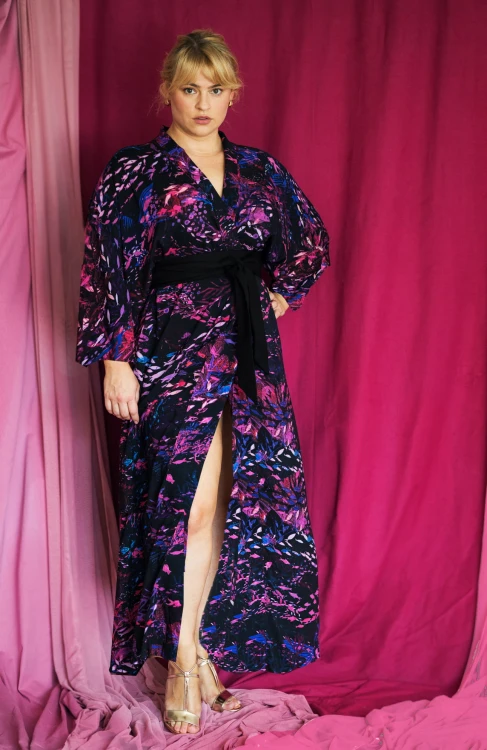NAWROTANKA kimono sukienka kopertowa maxi w różową rafę koralowa.jpg