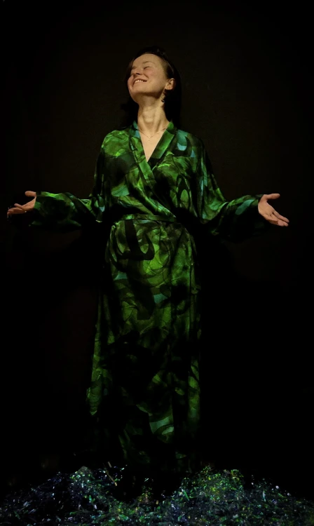 kimono z długim rekawm zielony wzor abstrakcyjny.jpg