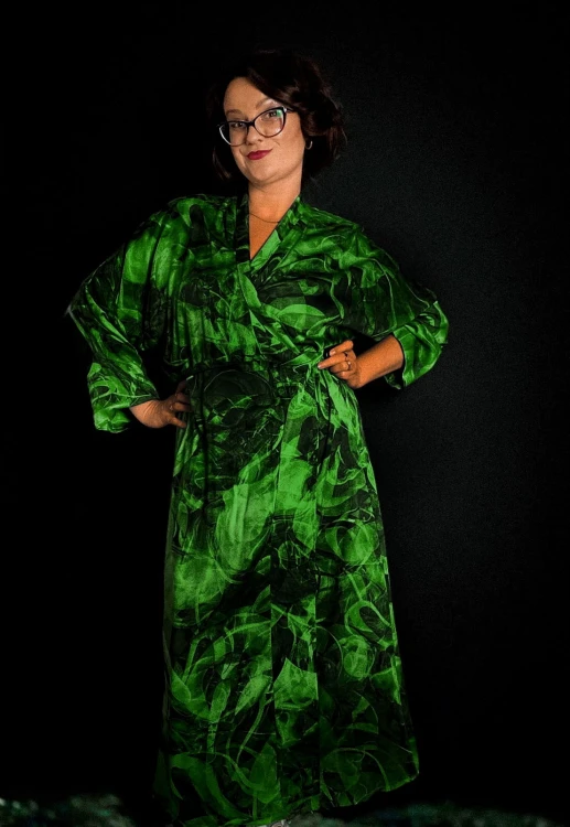 aurora zielono-czarna maxi sukienkakopertowa kimono.jpg