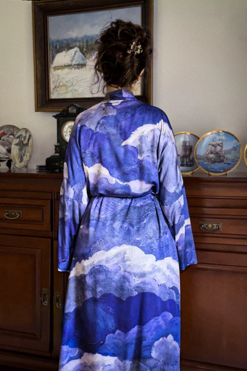 śnieżne KIMONO chmury atystyczne malarski wzór polska produkcja.jpg