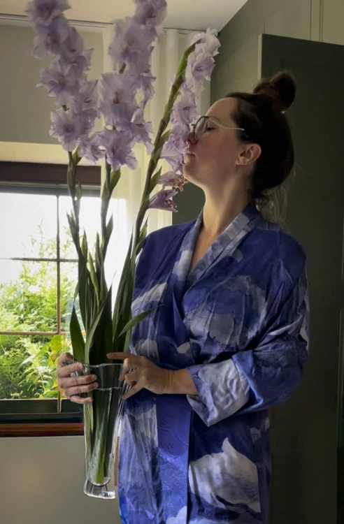 kimono fioletowe w chmury niebo śniezne kwiaty.jpg