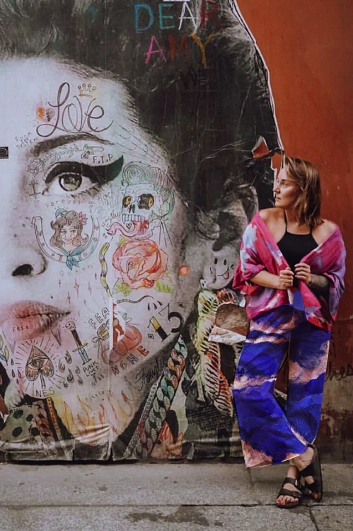 streetart sztuka kimono i spodnie w różowe i kobaltowe chmury mix niebo NAWROTANKA zestaw wakacyjny.jpg