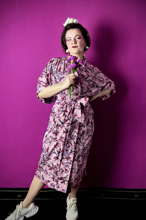 RÓŻOWE kimono w kwiaty sakura japoński motyw wzór NAWROTANKA (1).jpg