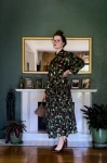 kopertowa sukienka KIMONO MAXI PREMIUM z wiskozy botaniczny wzór maliny leśne w zieleni NAWROTANKA (2).jpg