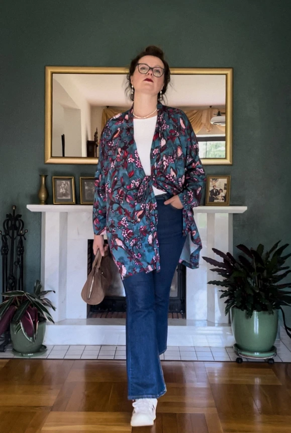 kimono mini premium turkusowy wzór w kwiaty i ptaki SŁOWIKI nawrotanka luźna narzutka do jeansów i białego thirtu.jpg