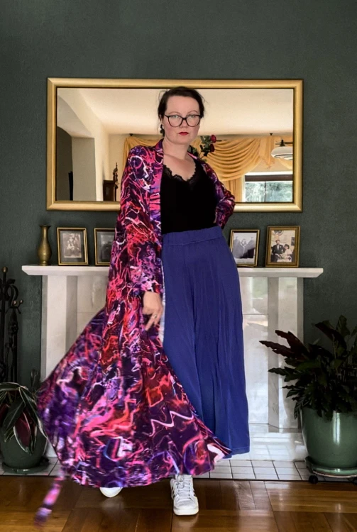 kimono mini premium wzór abstrakcyjny SERPENTYNY RADOŚCI nawrotanka luźny płaszcz na lato.jpg