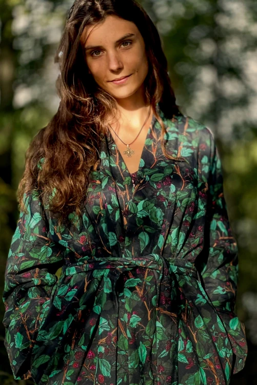 bluza-zielona-lesne-maliny-wzorzysta-NAWROTANKA.jpg