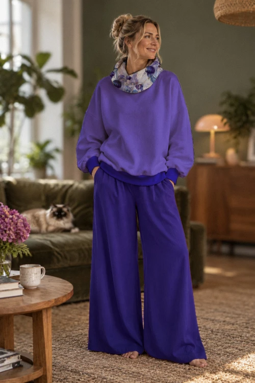 bluza meduzy i fioletowe spodnie.png