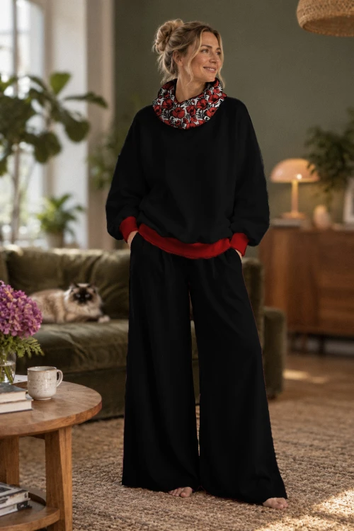 BLUZA CZARNA w maki.png