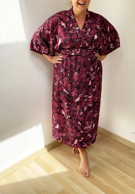 bordowe kimono z wiskozy kwiatowy wzór PLUS SIZE NAWROTANKA